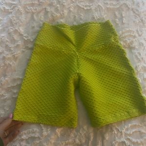 Croco Skin Shorts Limão